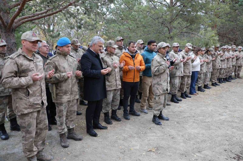 Erzincan’da şehit askerler ve terörle mücadelede başarılı olunması için kurban kesildi

