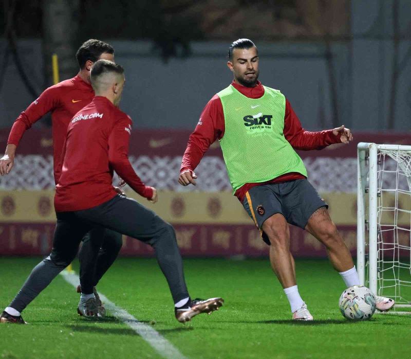 Galatasaray’da Oliveira idmanı yarıda bıraktı!
