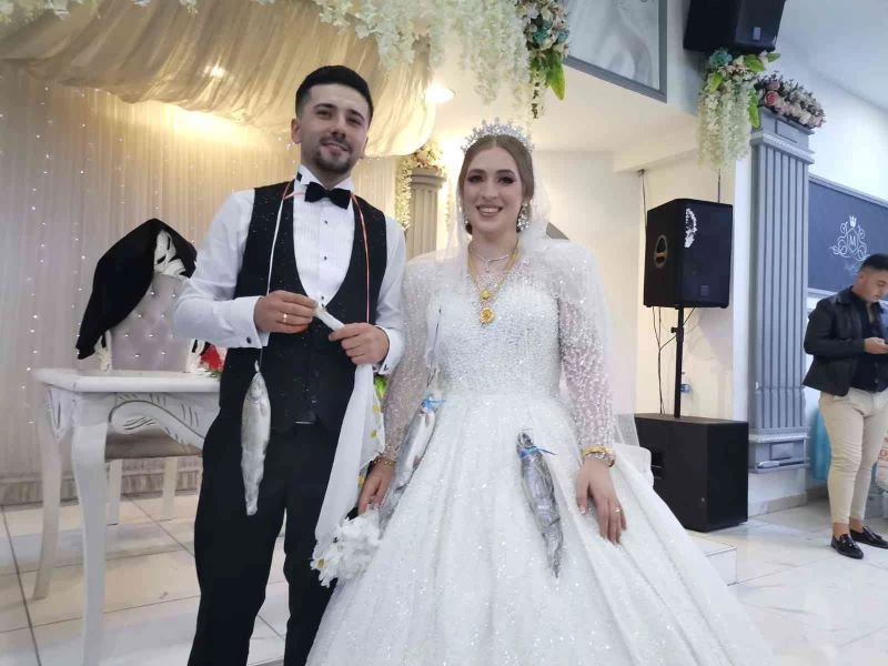 Gelin ve damada takı yerine 