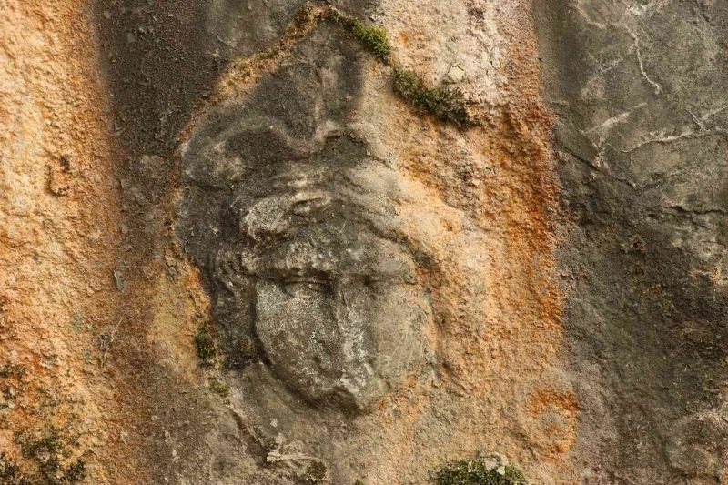 Tarihi lahit, köyün çeşmesi oldu
