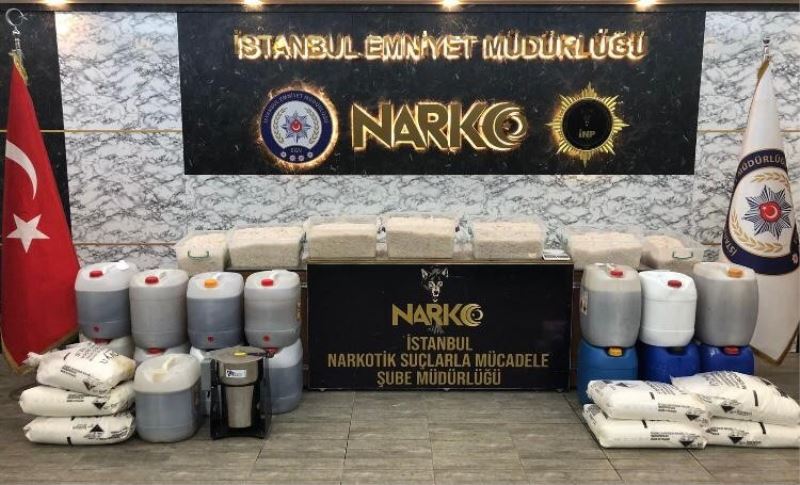 Bakan Soylu, İstanbul’da yarım tondan fazla metamfetamin ele geçirildiğini açıkladı
