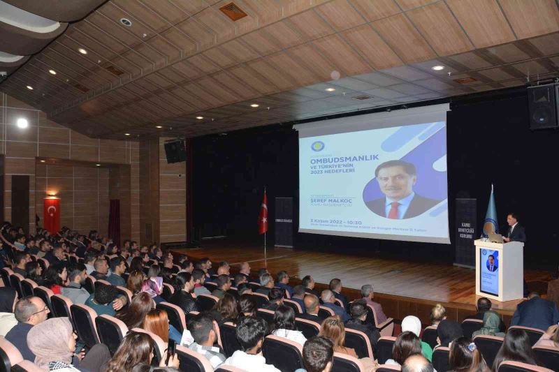 Kamu Başdenetçisi Malkoç, üniversitelilere iki yabancı dil öğrenilmesini önerdi
