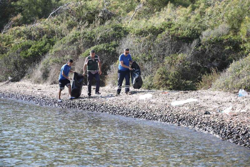 Muğla Büyükşehir Belediyesi Gökova Körfezi’nden iki günde beş ton çöp topladı
