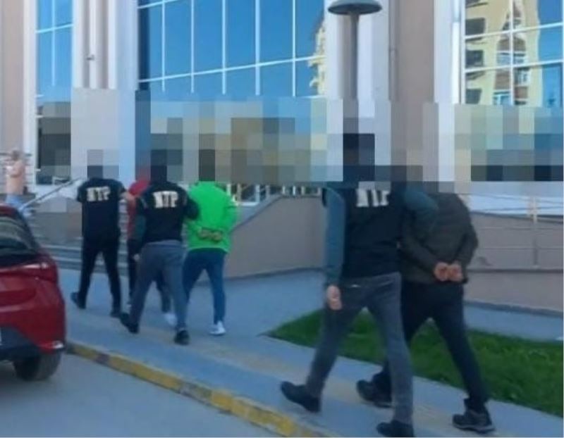 Çivril’de uyuşturucu tacirleri ve kaçakçılık yönelik operasyonda 13 şüpheli yakalandı
