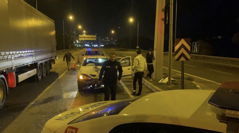 Adana’da ehliyetsiz sürücü dehşet saçtı: 3’ü çocuk 5 yaralı
