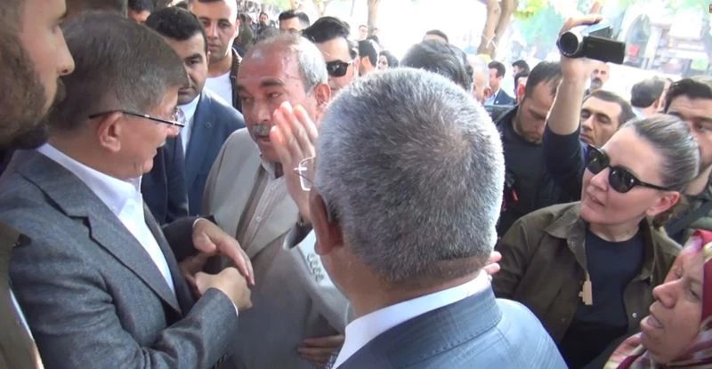 Şanlıurfa’da asker babasından Davutoğlu’na tepki: 