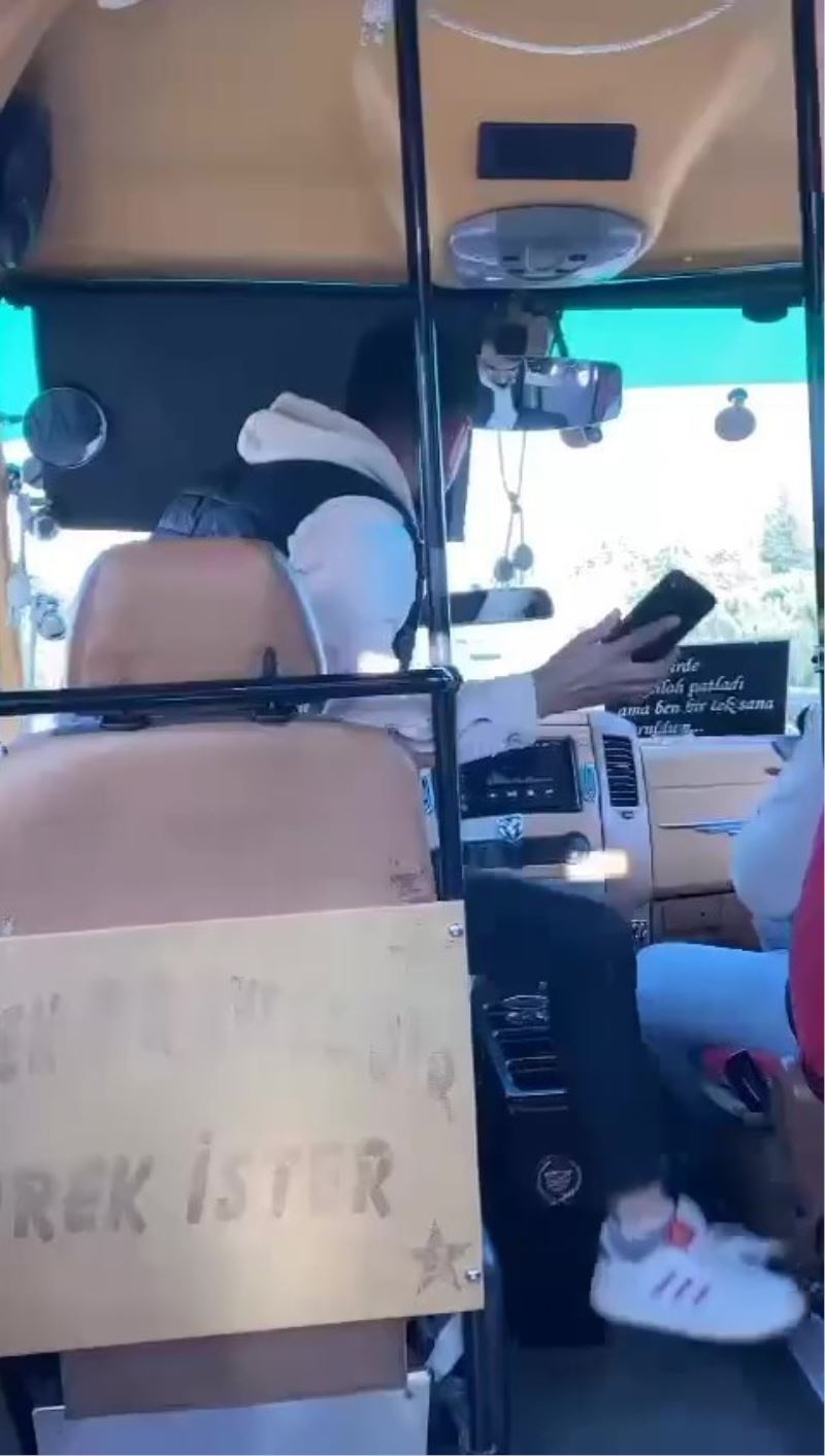 TEM otoyolunda minibüste ‘seyir halindeyken şoför değişikliği’ kamerada
