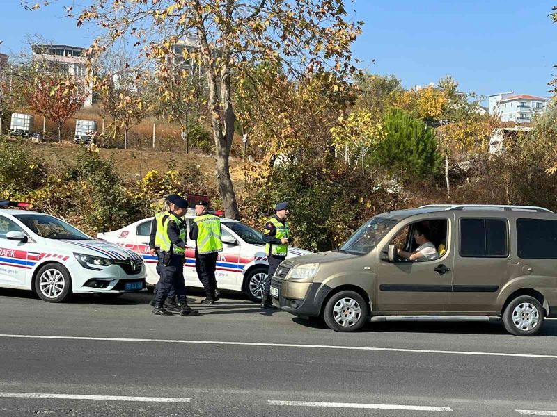 Jandarmadan dev denetim: Sürücülere ceza yağdı
