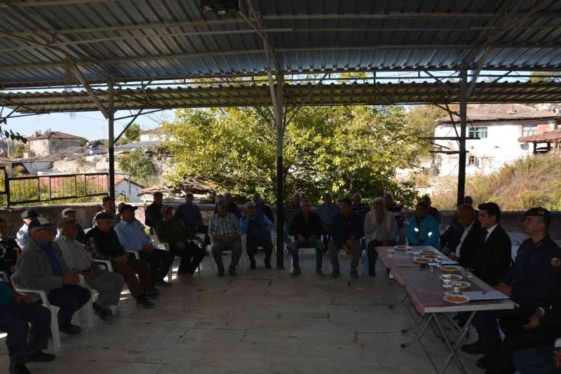 Kaymakam Okumuş kırsal mahallelerde vatandaşların sorunlarını dinledi

