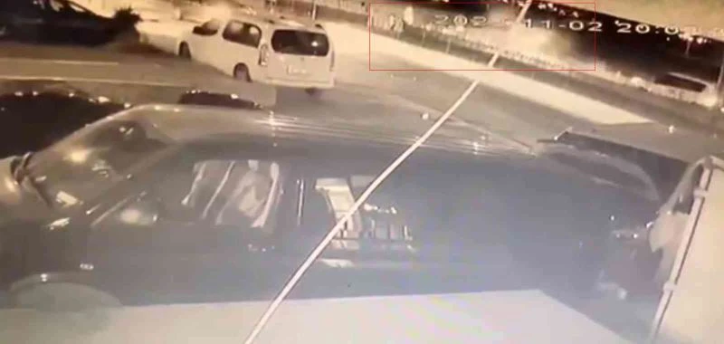 Sultangazi’de polis aracı yolun karşısına geçmeye çalışan genç kıza çarptı
