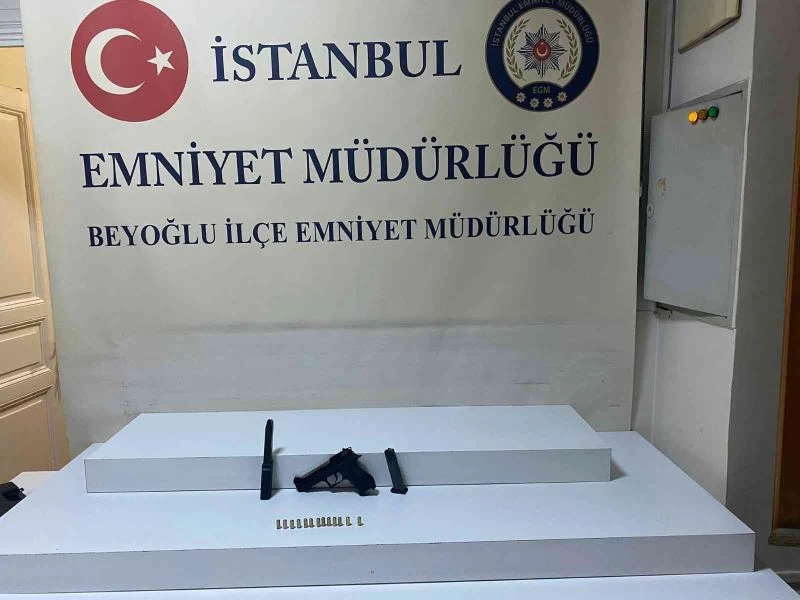 İstanbul’da maganda dehşeti kamerada: Yurtdışından gelip baldızının düğününde ateş açtı
