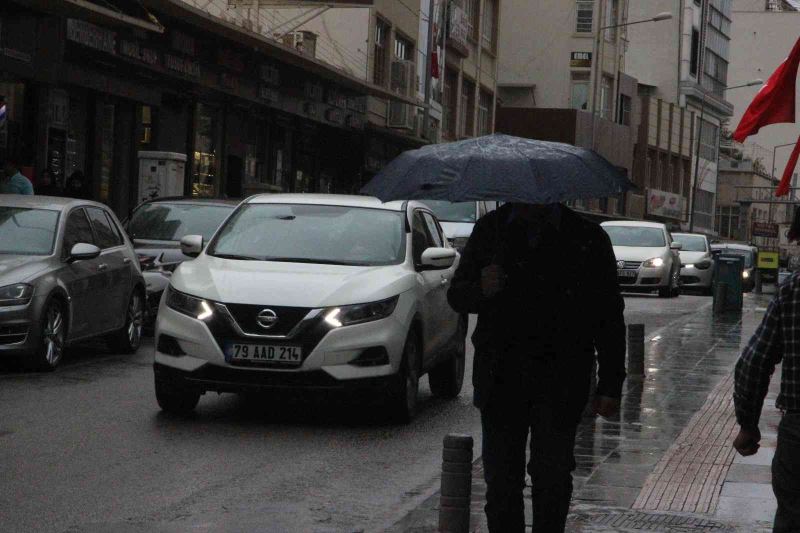 Kuraklıkla boğuşan Kilis’te yağmur sevinci
