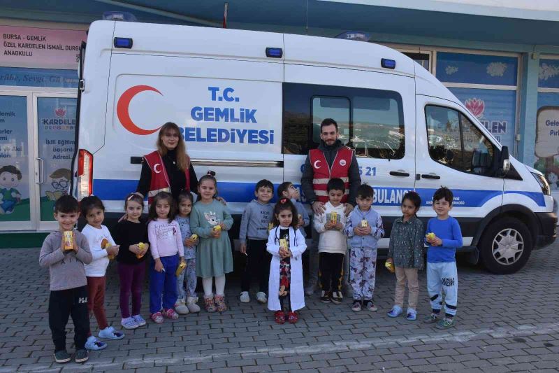 Gemlik’te anaokuluna öğrencileri sağlık hizmetleri hakkında bilgilendirildi
