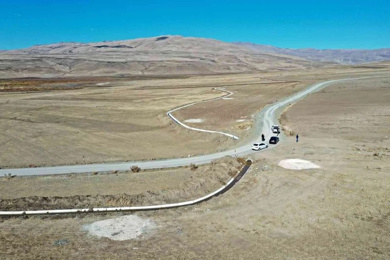 Özalp ilçesinin kurak arazisi suyu kavuşturuldu
