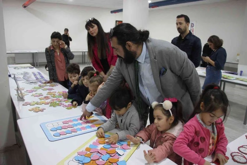 Harika Matematik Sergisi Aydınlı öğrencilerle buluştu
