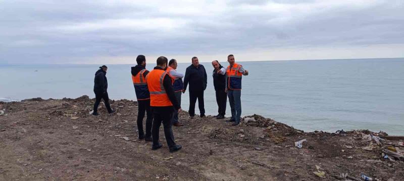 İHA’nın haberi ses getirdi, sahildeki çöpler temizlendi
