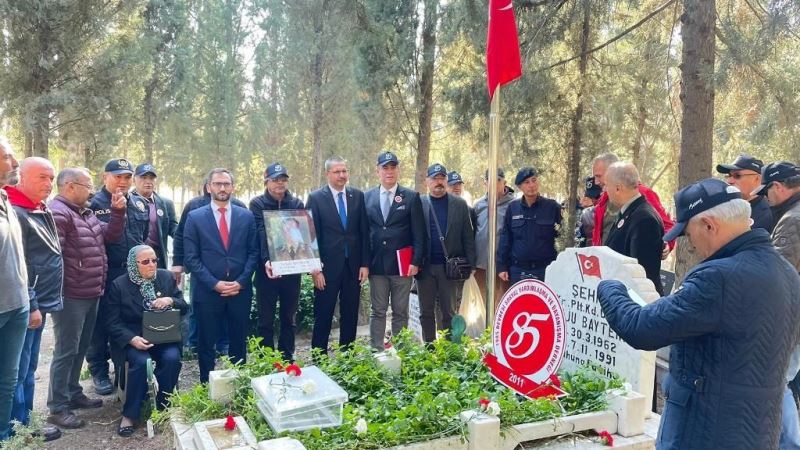 Şehit Kara Pilot Kd. Üstg. Tanju Baytekin mezarı başında anıldı
