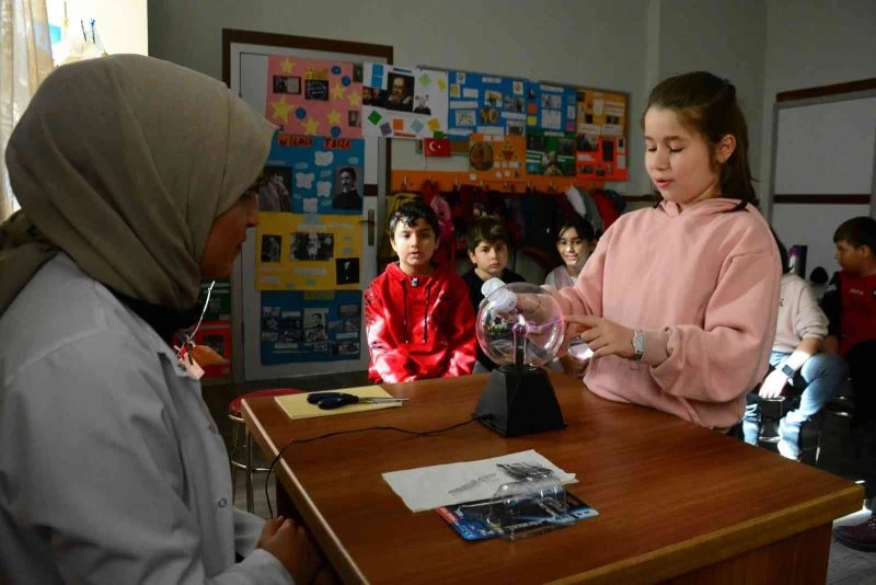 Müthiş beyinler: Yaşları küçük ama hepsi üniversite öğrencisi
