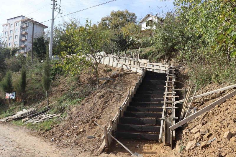 Çayırköy’e 14 metre uzunluğunda yeni merdiven
