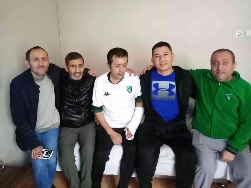 Kazada ağır yaralanmıştı, taburcu olunca çok sevdiği Kocaelispor’una kavuştu