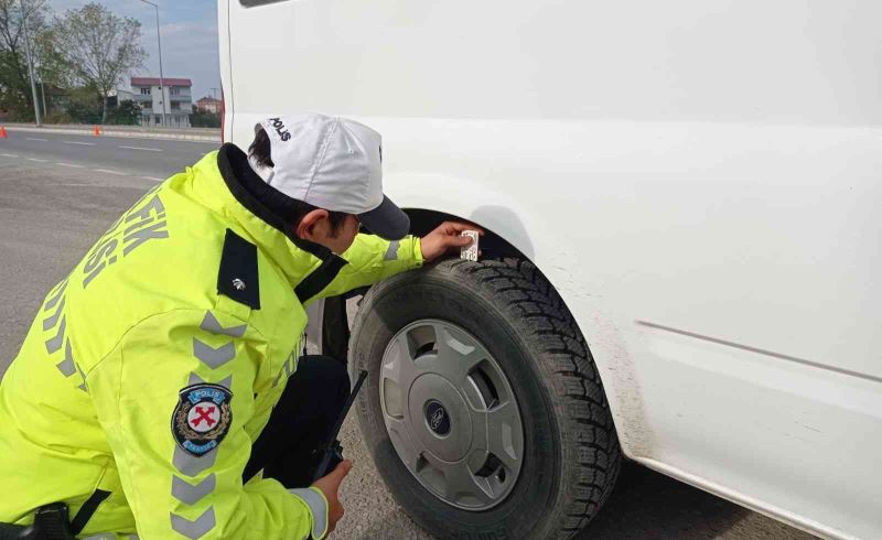 Alaçam’da kış lastiği uygulaması
