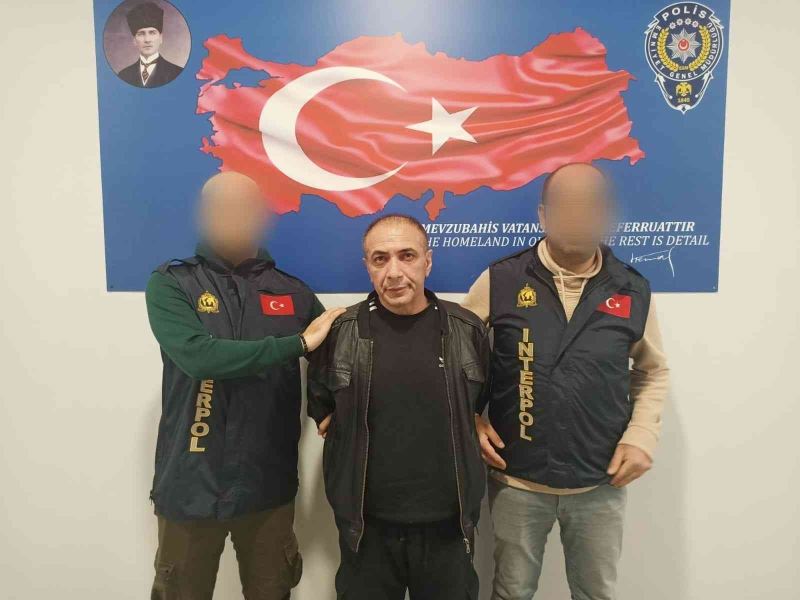 Kırmızı bültenle aranan Serkan Akbaba Almanya’da yakalanarak Türkiye’ye getirildi

