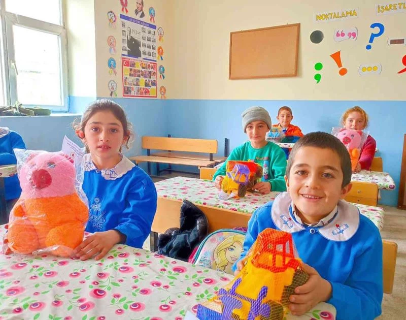 Digor’da çok çalışma sözüne oyuncak
