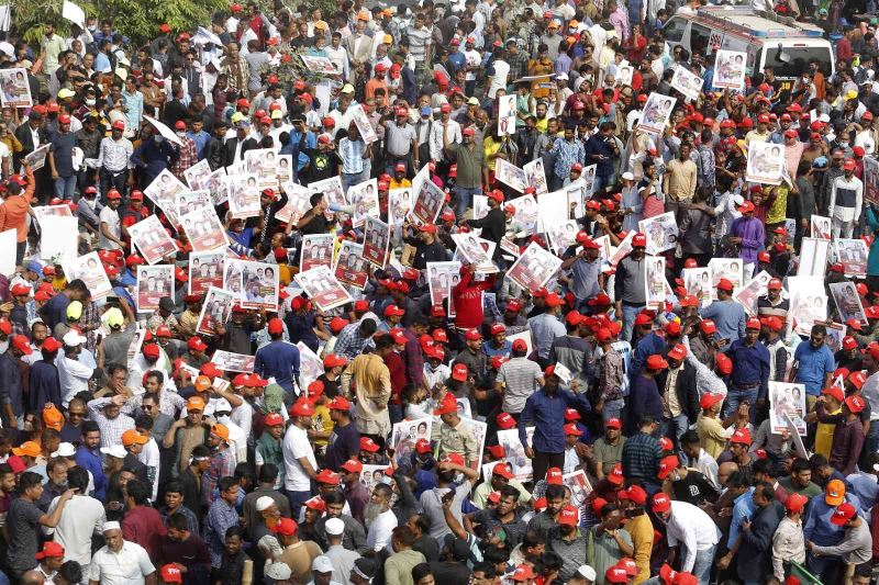 Bangladeş’te binlerce kişinin katılımıyla hükümet karşıtı protesto
