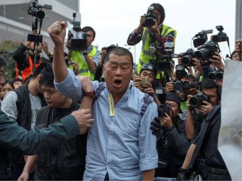 Hong Kong’da muhalif iş adamı Lai’ye 6 yıl hapis cezası
