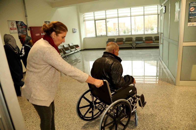 Van Büyükşehir Belediyesinden engelli vatandaşlara medikal malzeme desteği
