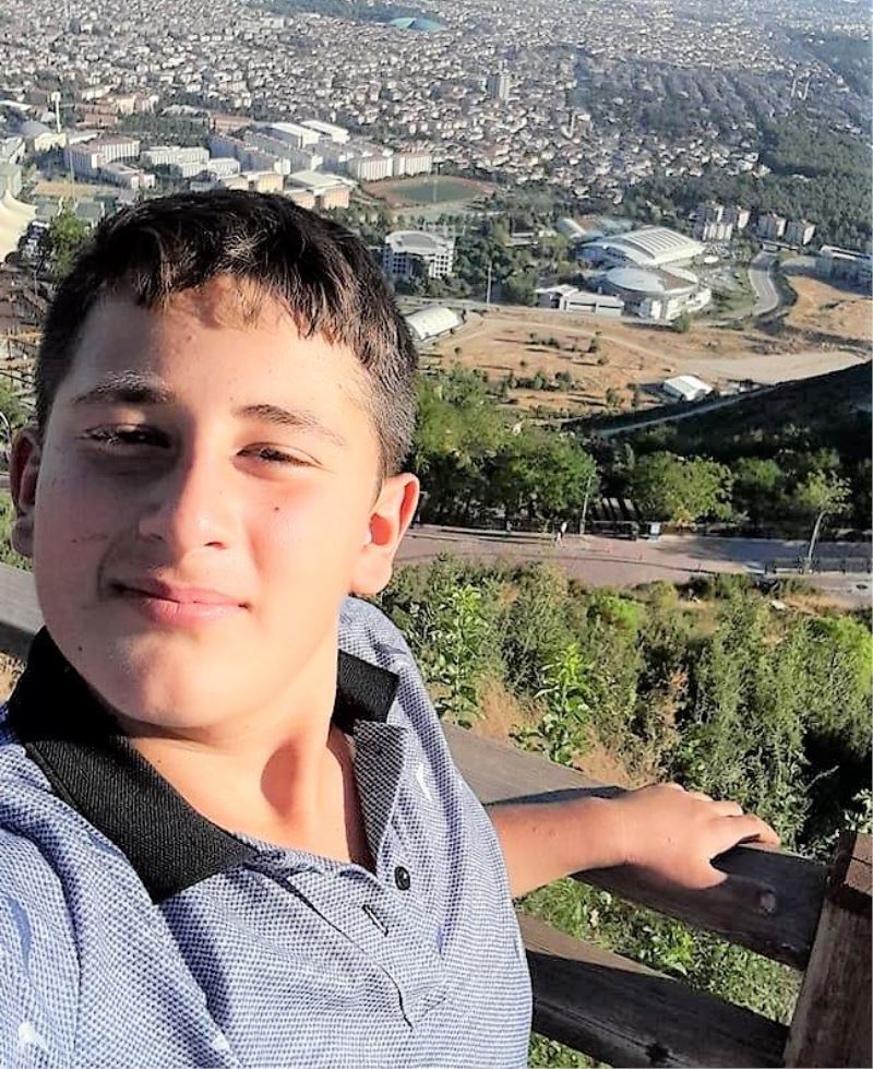 Kaza yaralanan 13 yaşındaki Kemal, 7 gündür yaşama tutunmaya çalışıyor
