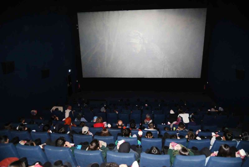 Van Büyükşehir Belediyesi 10 bin öğrenciyi sinemayla buluşturuyor
