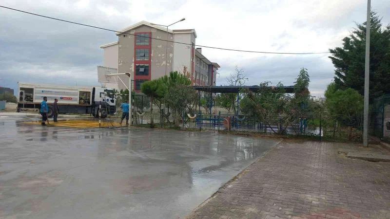 Başkan Günel talimat verdi, eğitimin önündeki çamur engeli kaldırıldı
