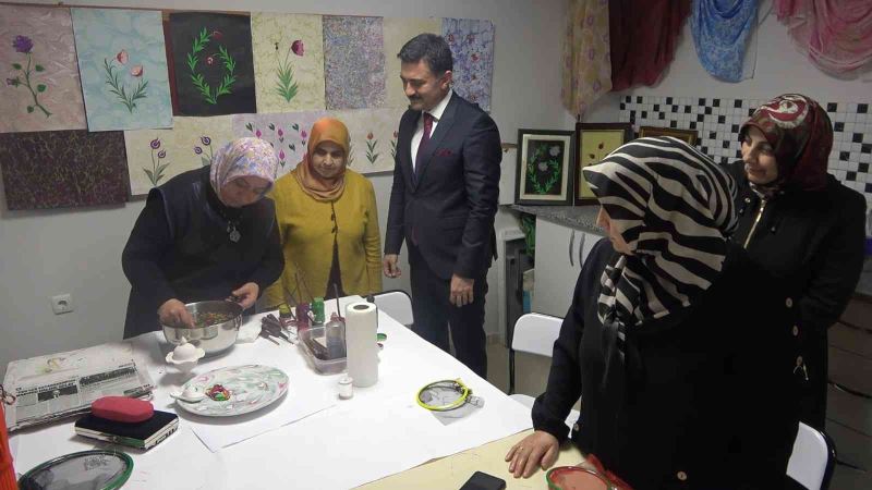 Aile destek merkezleri kadınların gelir kapısı oldu: Mesleki eğitim alıp, ekonomik kazanç sağlıyorlar
