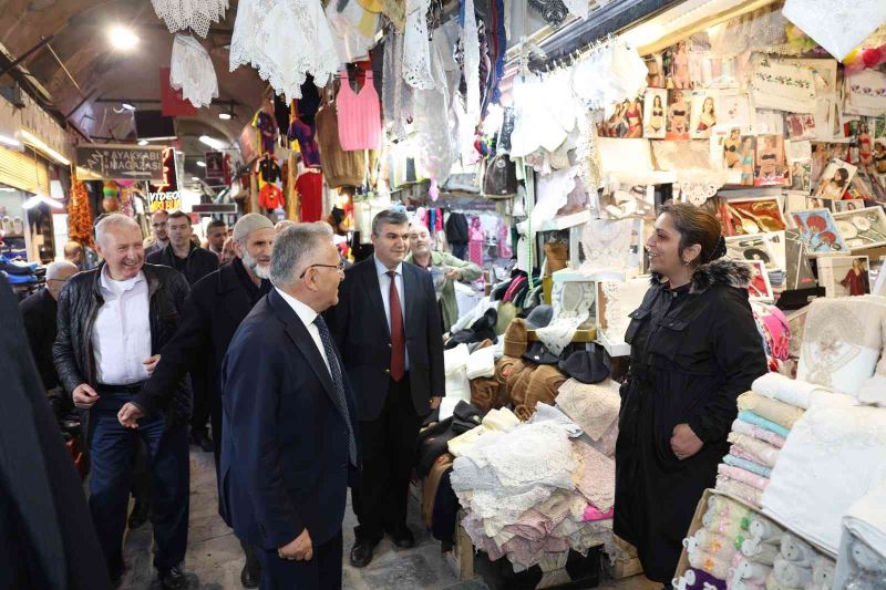 Başkan Büyükkılıç, tarihi kapalı çarşı ve kazancılar çarşısı esnafını ziyaret etti
