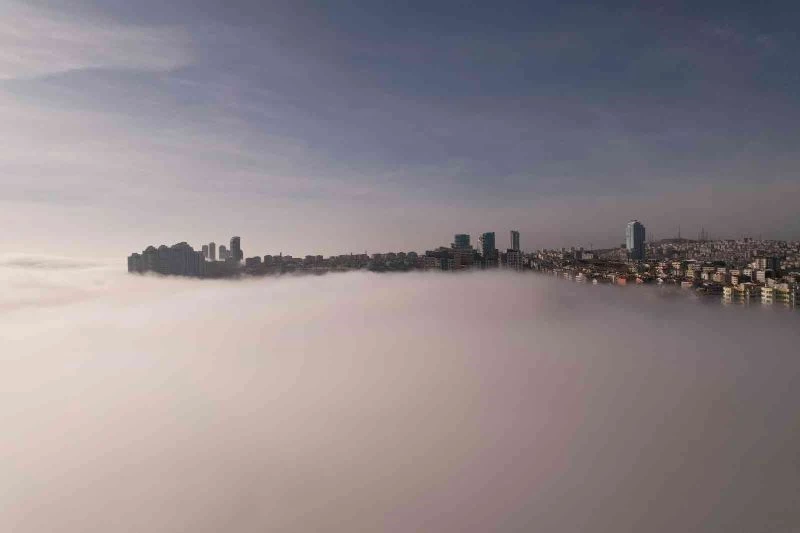 Başkentte karpostallık manzaralar oluşturan sis, havadan görüntülendi
