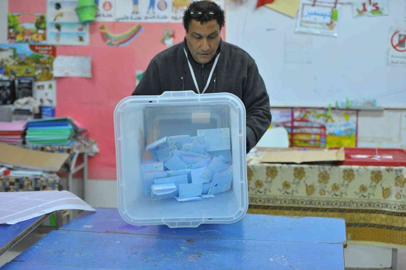Tunus’ta resmi sonuçlara göre erken seçime katılım yüzde 8.8 oldu
