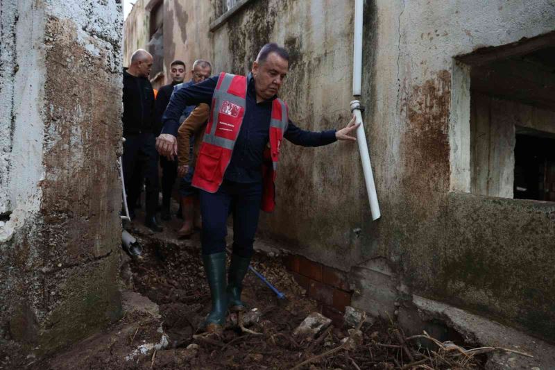 Kumluca ve Finike’de esnaftan 1 ay su ücreti alınmayacak
