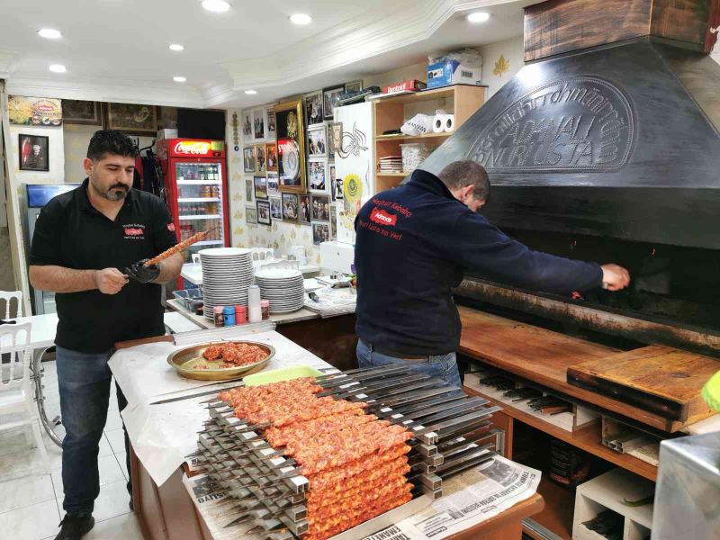 Babasından kalan meslekle babasının ismini yaşatıyor
