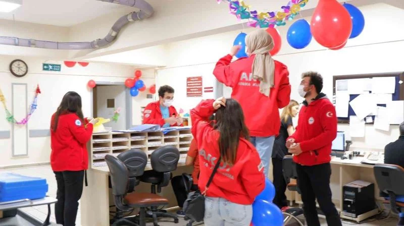 AKUT Eskişehir ekibinden minik hastalara yılbaşı sürprizi

