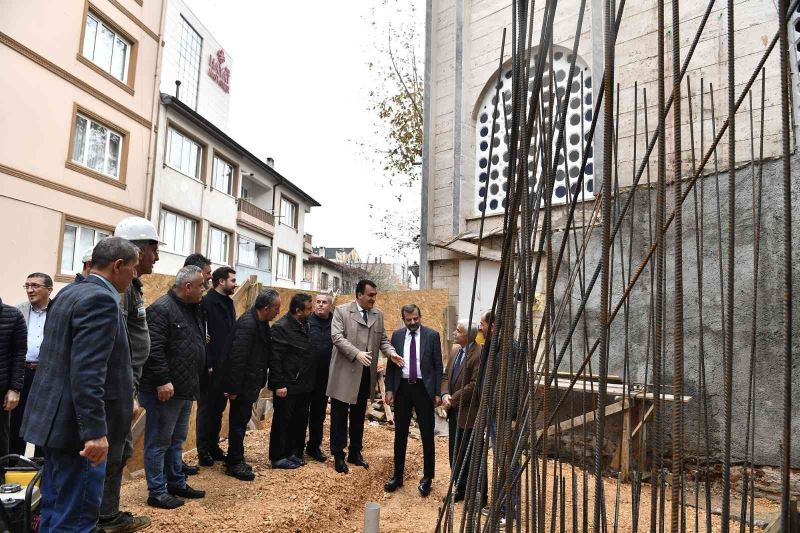 Elmasbahçeler Merkez Camii’ne yeni minare
