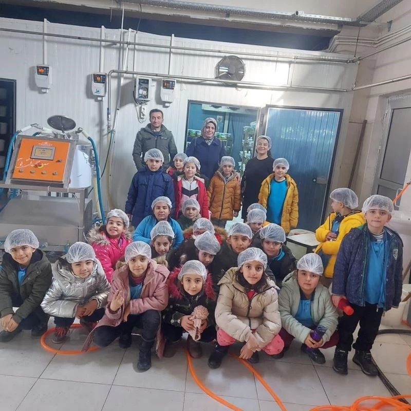 Tatvan’da minikler yerli üretim fabrikalarını gezdi
