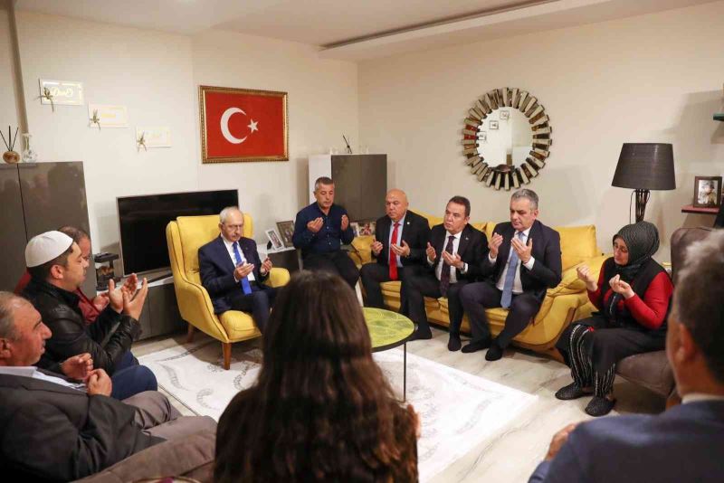 Kılıçdaroğlu Pençe-Kilit Operasyonu şehidinin ailesini ziyaret etti
