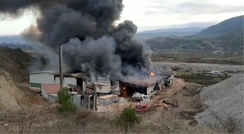 Taşova Belediye Başkanı Öztürk: “Fabrika yangını kontrol altına alındı”
