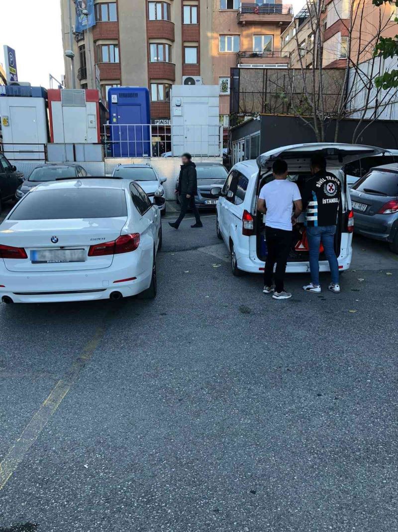 Maltepe’de ambulansa yol vermeyen sürücüye cezai işlem
