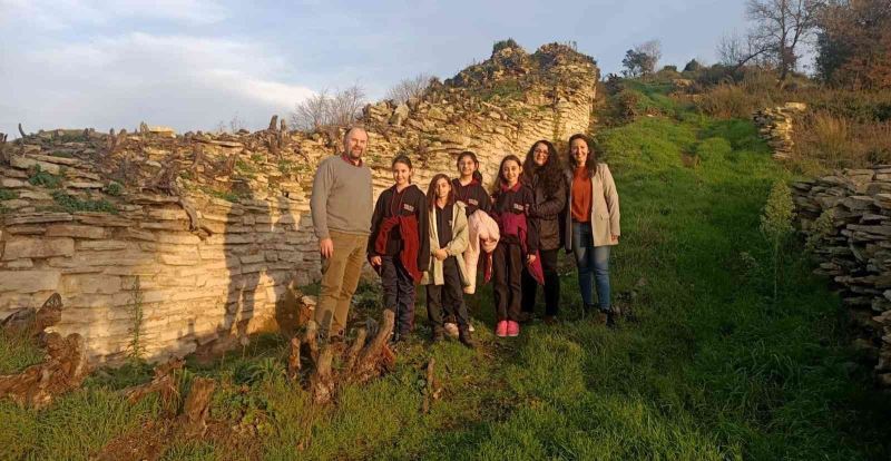 Altınova’da geleceğin arkeologları iş başında
