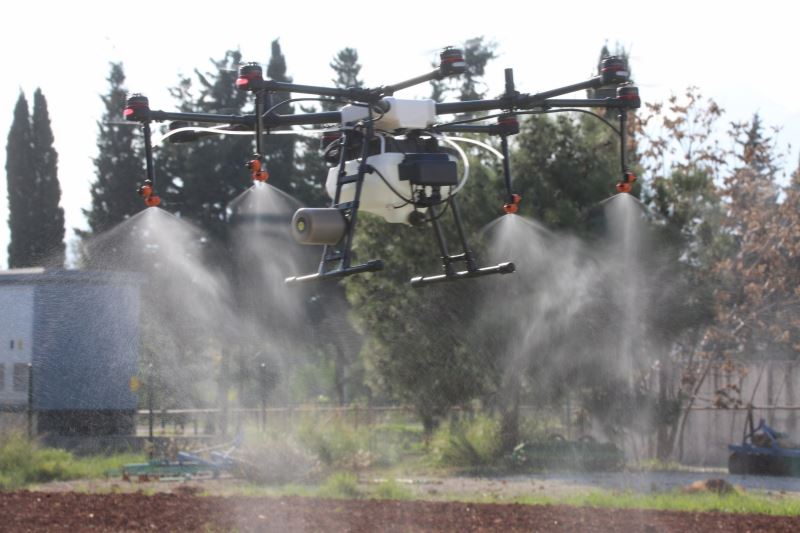 AÜ Ziraat Fakültesi’ne eğitim ve ar-ge amaçlı ilaçlama dronu hibe edildi
