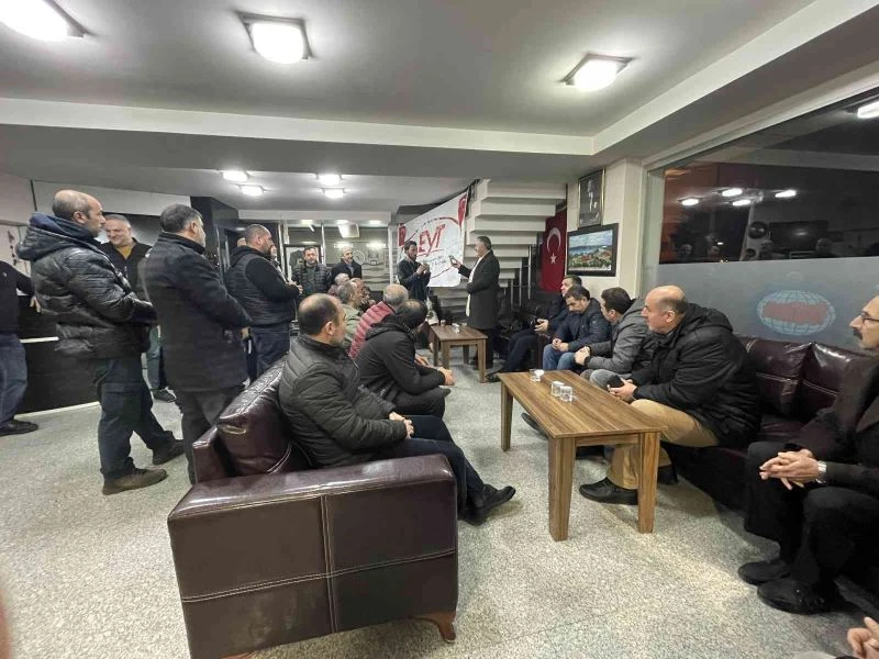 EYT düzenlemesini konfeti ve meşaleyle kutladılar
