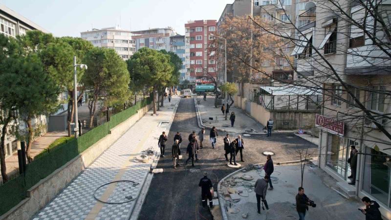 Avni Gemicioğlu’nda ilk kat asfalt tamamlanıyor
