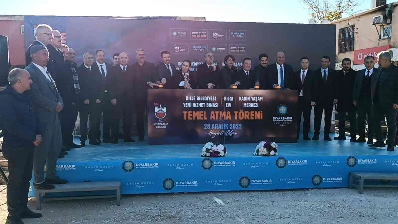 Vali Su, Dicle ilçesine çıkarma yaptı
